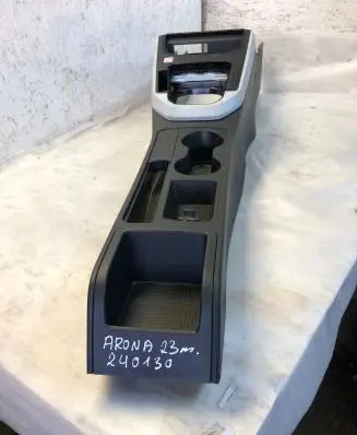 Seat Arona Center console 6f0864298a