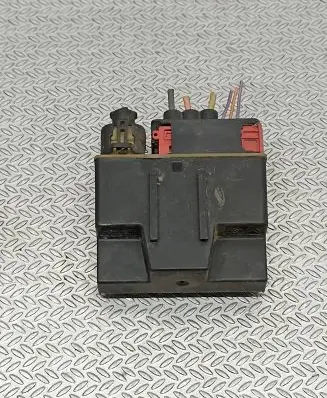 Peugeot 308 Glow plug pre-heat relay 9662570880 0200829954