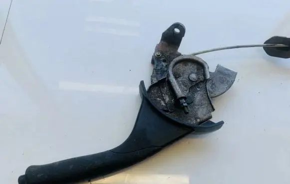 Handbrake/parking brake lever assembly