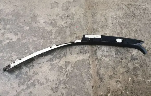 Ford Mustang V (A) pillar trim