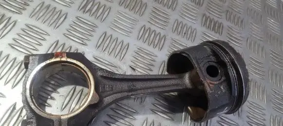 Opel Vectra B Piston with connecting rod