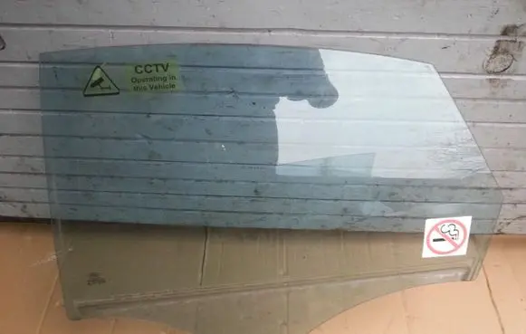 Ford Mondeo MK IV Rear side window
