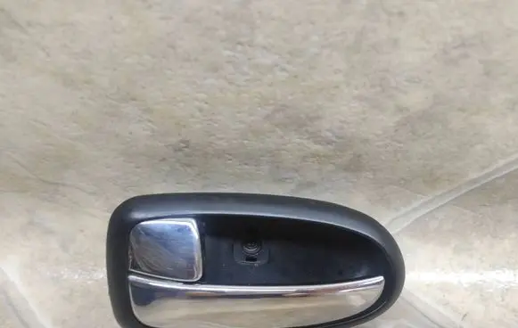 Hyundai Sonata Front door interior handle 826113D000