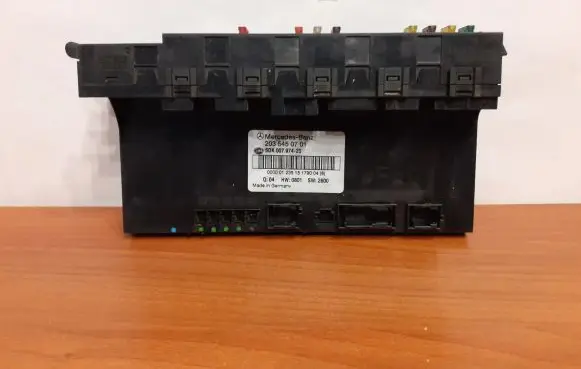 Mercedes-Benz C W203 Fuse box set 2035450701 5DK00797420