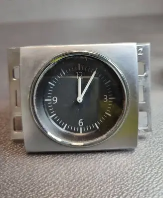 Volkswagen PASSAT B7 Clock 1948189