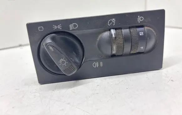 Volkswagen PASSAT B3 Light switch 1H6941531N