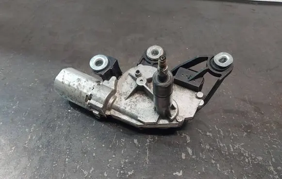 Volkswagen Touran I Rear window wiper motor 1T0955711 0390201698