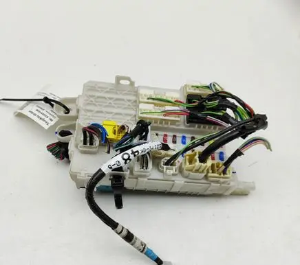Toyota Hilux (AN10, AN20, AN30) Fuse module 827300K030
