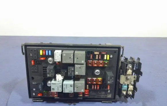 Opel Astra J Fuse box set 13368644