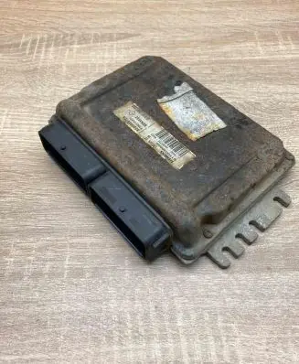 Renault Laguna I Engine control unit/module ECU 8200035705 S110030040