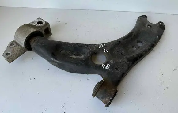 Volkswagen Golf VI Front lower control arm/wishbone