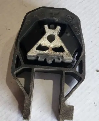 Ford Kuga II Gearbox mount 