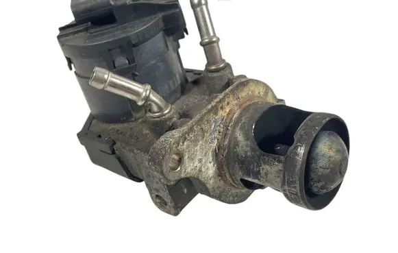 BMW 3 E90 E91 EGR valve 7810871
