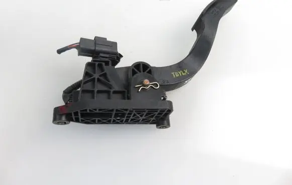 Hyundai Getz Accelerator throttle pedal 327261C800
