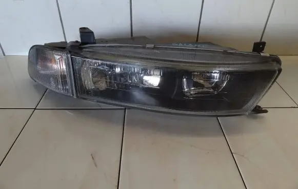 Mitsubishi Galant Headlight/headlamp