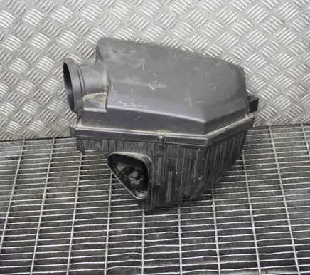 Volvo XC70 Air filter box 6520585