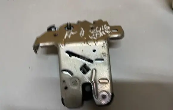 Audi A4 S4 B9 Loading door lock 4M0827506D