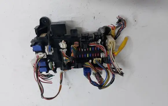 Suzuki Grand Vitara II Fuse box set 14528F06 76K2