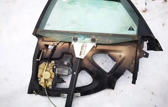 Audi A3 S3 8L Rear door window/glass frame 