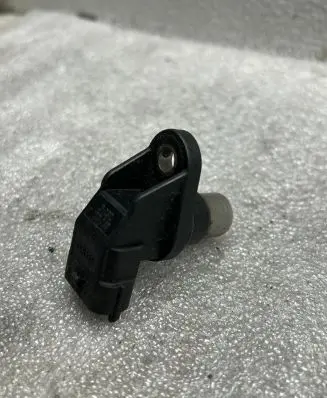 Volvo V70 Camshaft speed sensor 0232103033
