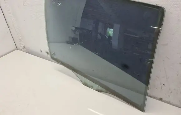 Peugeot 406 Rear door window glass