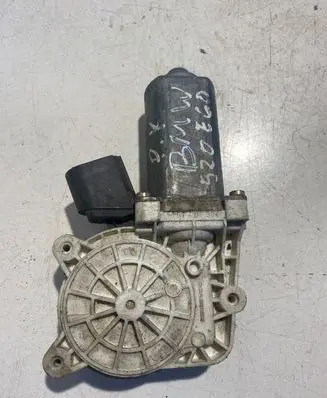 BMW 5 E60 E61 Front door window regulator motor 6922267 068542