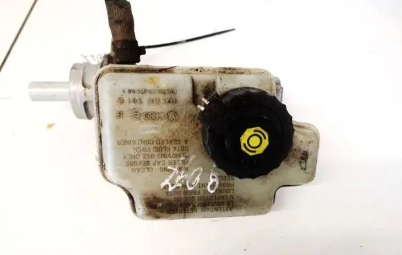 Brake fluid reservoir