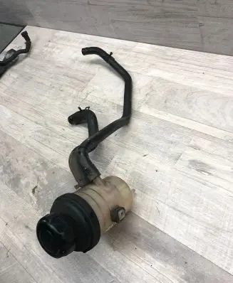 KIA Sorento Brake fluid reservoir 991H10