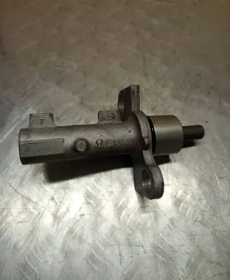 Volkswagen PASSAT B5 Master brake cylinder 11973