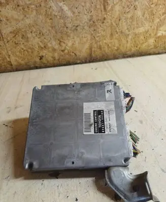 Toyota Avensis Verso Engine control unit/module 1758005461 8966144360
