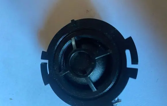 Front door high frequency speaker