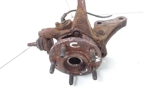 Hyundai Tucson JM Front wheel hub spindle knuckle