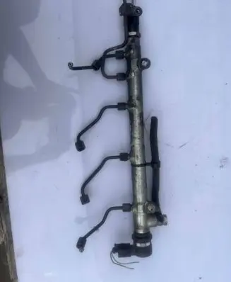 Mercedes-Benz Vito Viano W639 Fuel main line pipe 0445214038 A6110700395