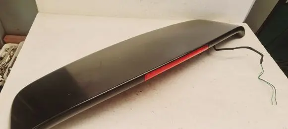 Tailgate/trunk spoiler
