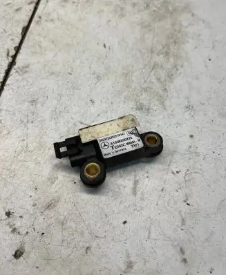 Mercedes-Benz ML W163 Airbag deployment crash/impact sensor A1638200226 000302622519147