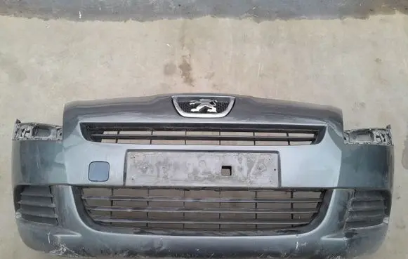 Peugeot 5008 Front bumper