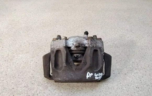 Mercedes-Benz CLS C218 X218 Front brake caliper