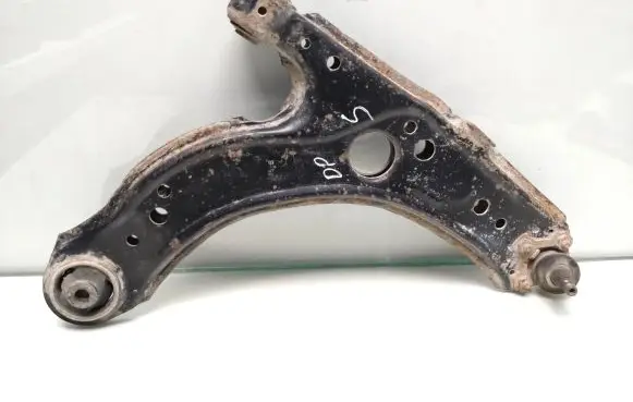 Volkswagen Golf IV Front lower control arm/wishbone 158b