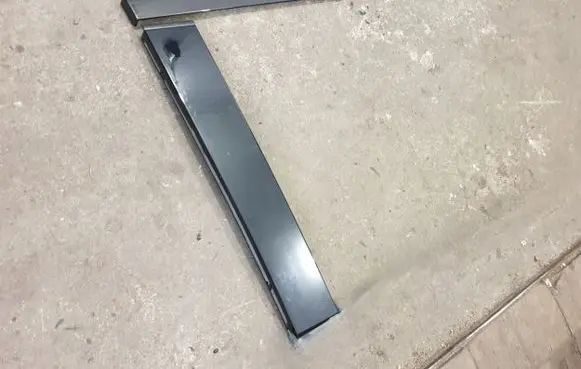 Mercedes-Benz GL X164 Rear side glass trim 