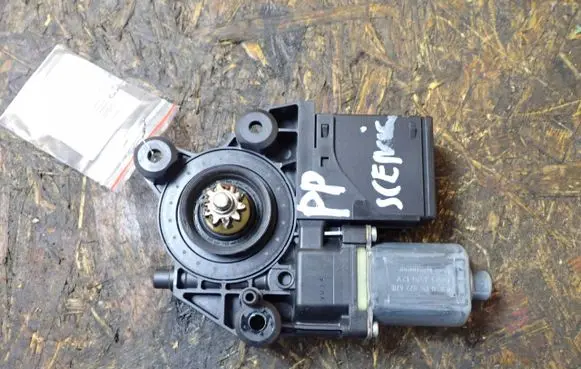 Renault Scenic III - Grand scenic III Front door window regulator motor 807302741R