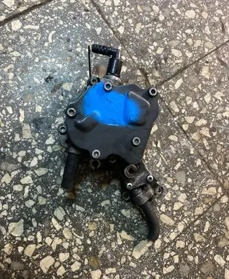 Volkswagen PASSAT B6 Vacuum pump