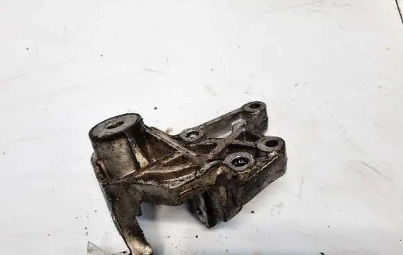 Citroen C5 Engine mounting bracket 9645161180