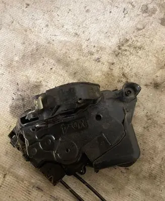Toyota Prius (XW20) Front door lock