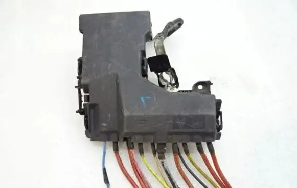 Citroen C4 II Voltage converter/converter module 9665878280
