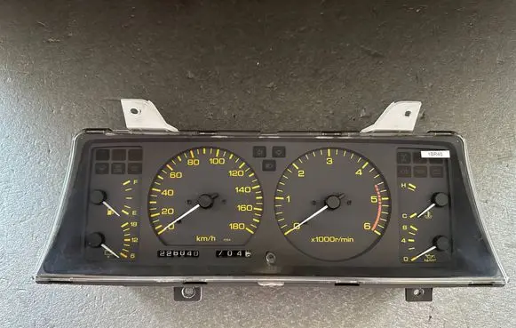 Speedometer (instrument cluster)