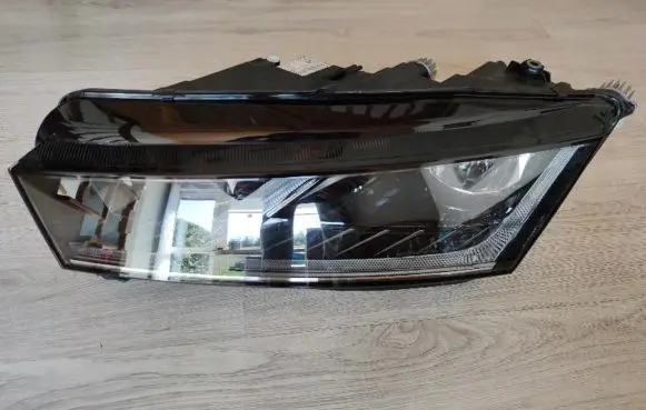Skoda Octavia Mk4 Headlight/headlamp 5E4941015A