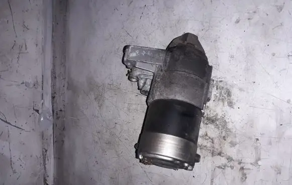 Peugeot 308 Starter motor