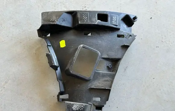 Renault Captur II Front bumper mounting bracket 620430370R