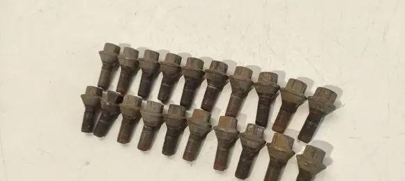 Opel Vivaro Nuts/bolts 