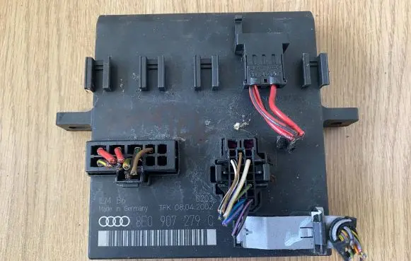 Audi A4 S4 B6 8E 8H Comfort/convenience module 8E0907279C